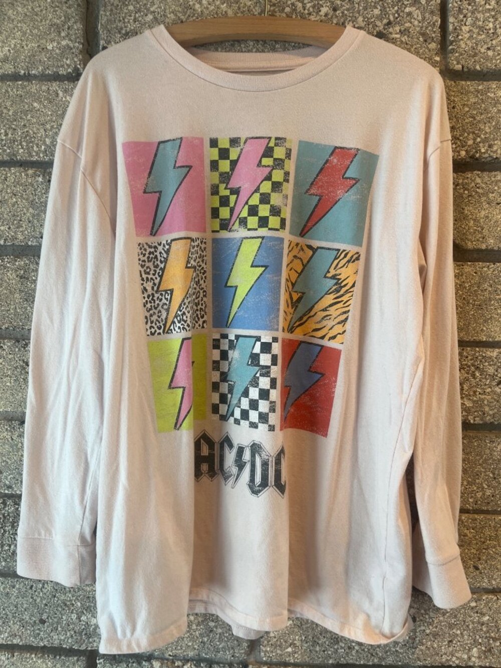 AC/DC Graphic Long Sleeve Shirt With Vibrant Lightning Bolt Design XXL Pink Cott